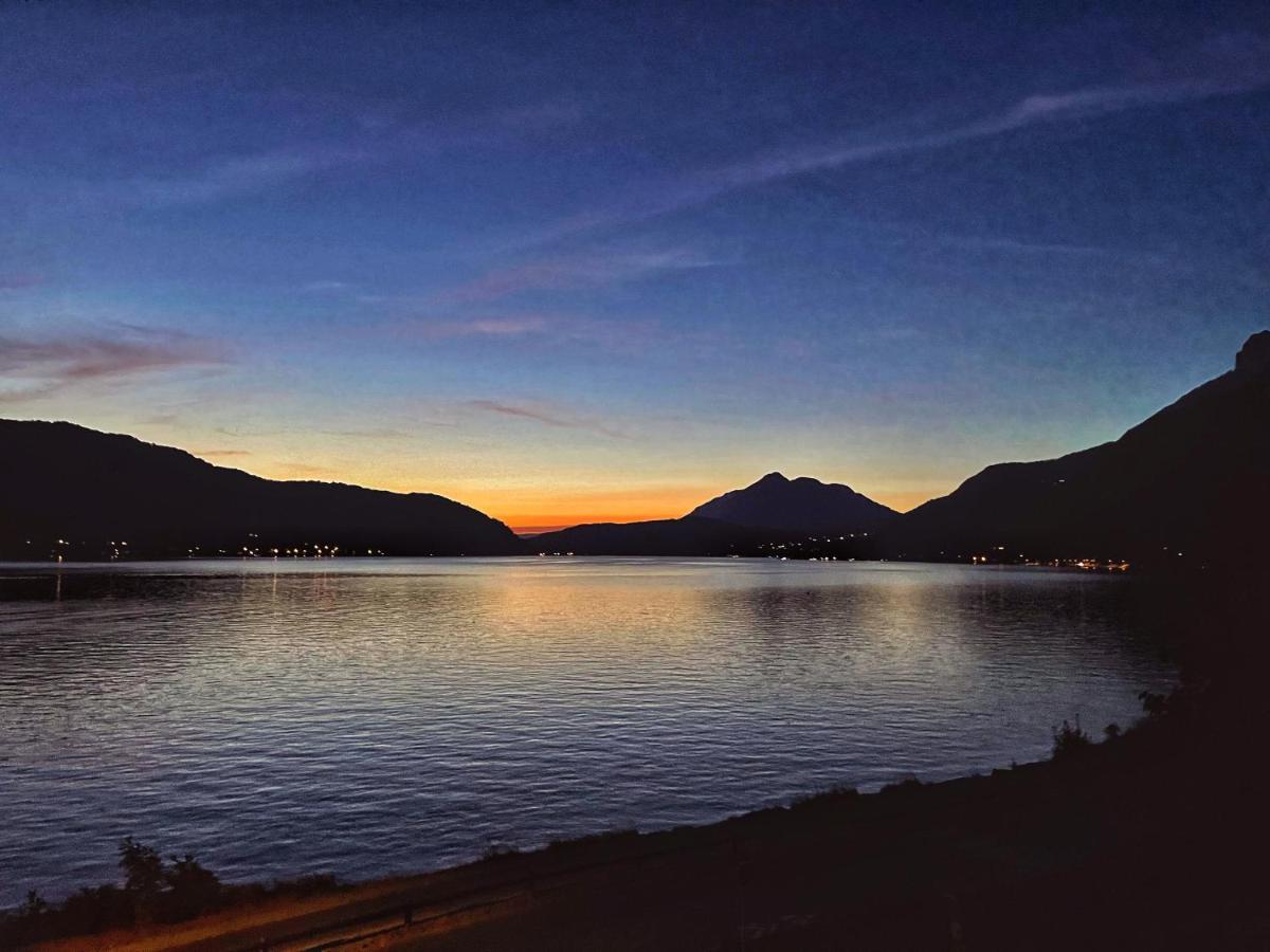 Reflet Bleu Du Lac D'Annecy 3 Etoiles - Face Au Lac, Parking Gratuit, Paddle Board Doussard Bagian luar foto